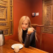 ROSÉ的绯闻男友