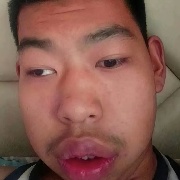 左眼摋人右眼放哨