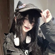 异瞳屑女仆的master