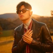 鱼汤的黑色毛衣