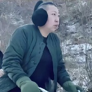 八十老太玩大黑牛