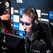 【FAZE的ropz本人】