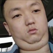 耳机中间夹个肿瘤