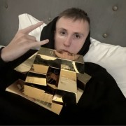 Estonia拳击手Ropz
