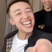 没事儿就爱抹ding