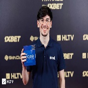 阳光男孩偷背身