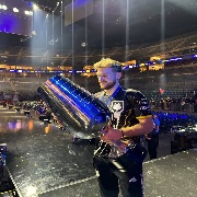 那朵花本是送给她