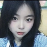 她叫我陪她看海